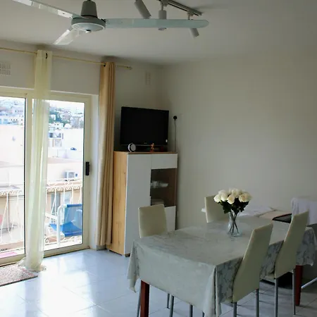 Twin With Private Bathroom - 1 بيت ضيافة سانت جوليان