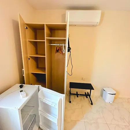 Twin With Private Bathroom - 1 3*