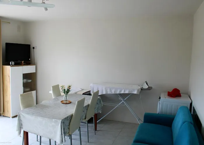 Twin With Private Bathroom - 1 Gæstehus